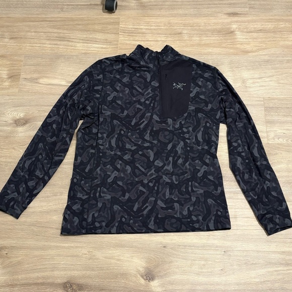 Arc'teryx Men's Gray Patterned Performance Jacket - Picture 5 of 9